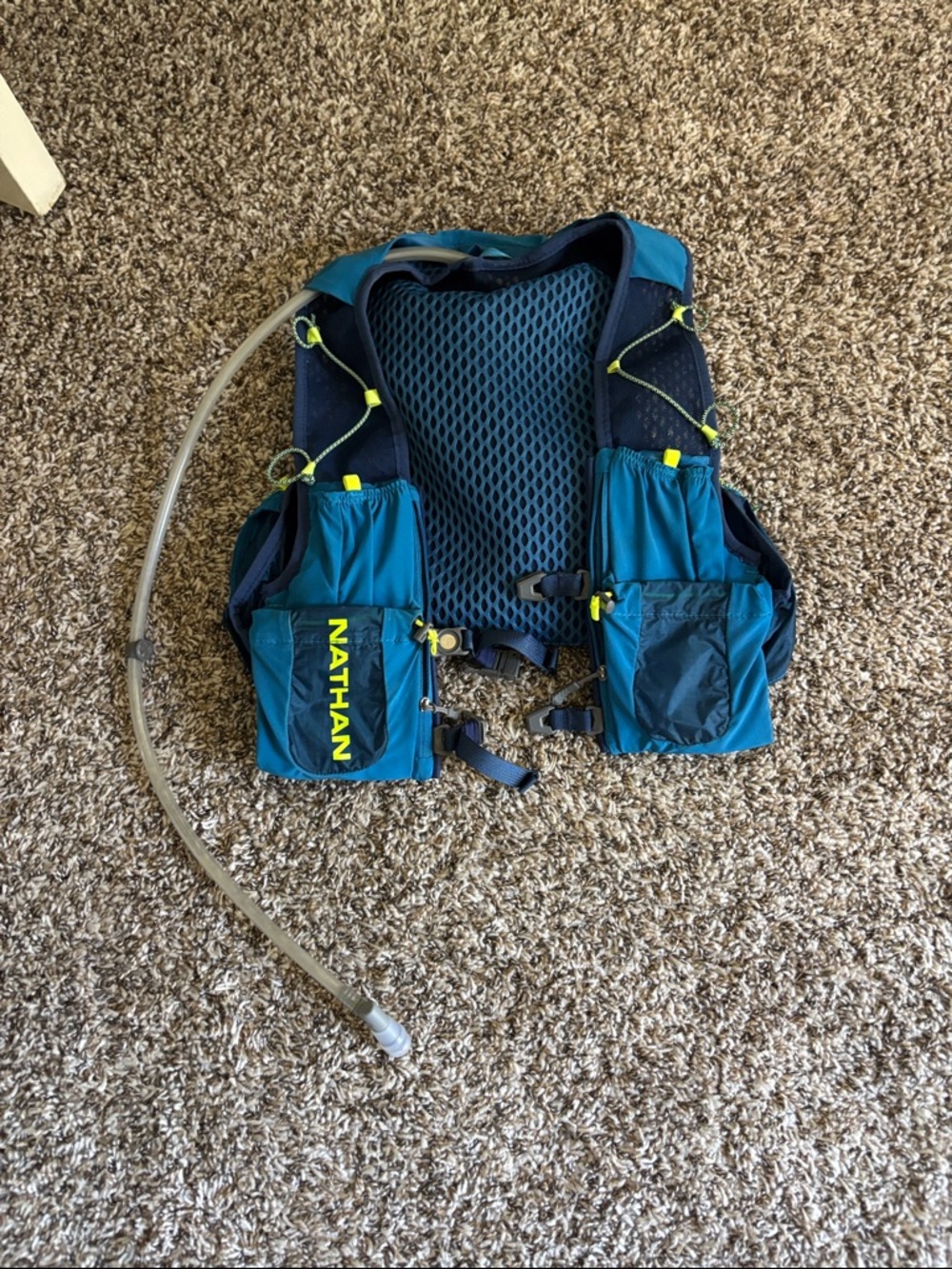 Nathan Running Vest